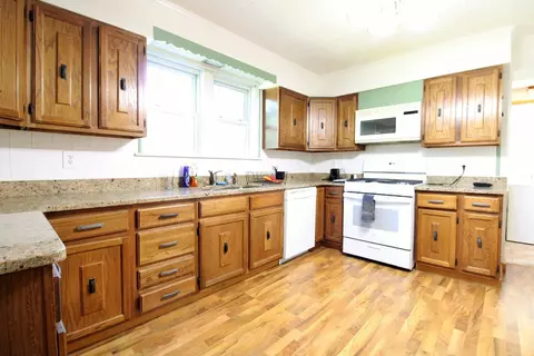 203 E State St, North Judson, IN 46366 photo 2