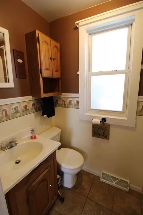 203 E State St, North Judson, IN 46366 photo 10