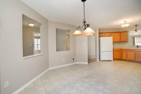 7036 Tompkins Ct, Griffith, IN 46319 photo 6