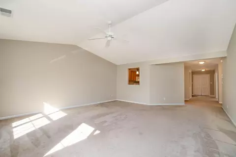 7036 Tompkins Ct, Griffith, IN 46319 photo 4