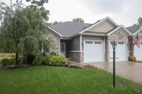 2602 Westwind Dr, Valparaiso, IN 46385 photo 2