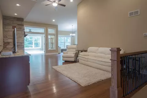 2602 Westwind Dr, Valparaiso, IN 46385 photo 7