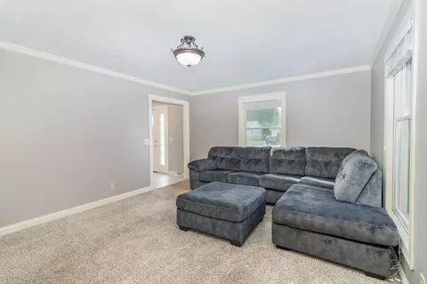 951 Springdale Dr, Hobart, IN 46342 photo 4