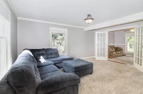 951 Springdale Dr, Hobart, IN 46342 photo 3