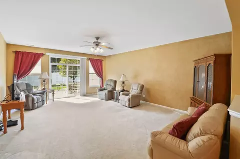 441 Cochran Dr, Crown Point, IN 46307 photo 2