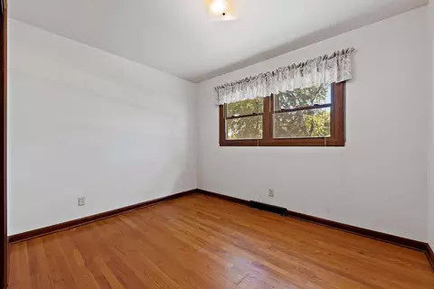 1230 Stanley St, Burns Harbor, IN 46304 photo 9