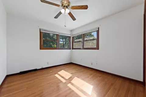 1230 Stanley St, Burns Harbor, IN 46304 photo 8