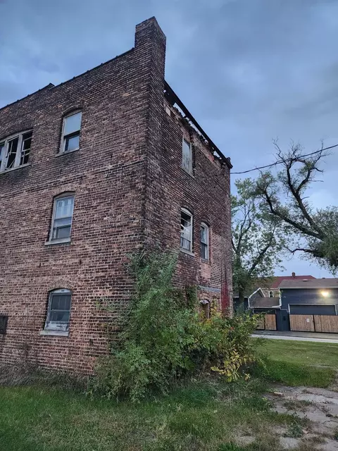 1026 W 11th Ave, Gary, IN 46402 photo 2
