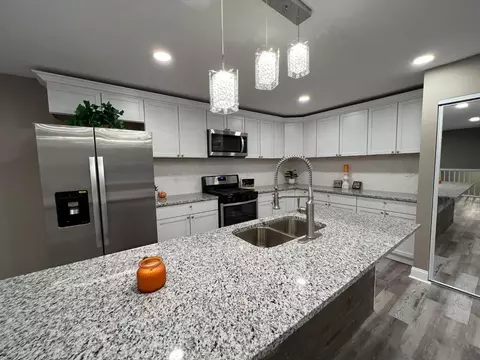 7736 Ash Ave, Gary, IN 46403 photo 3