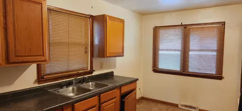 689 Allen St, Gary, IN 46403 photo 4