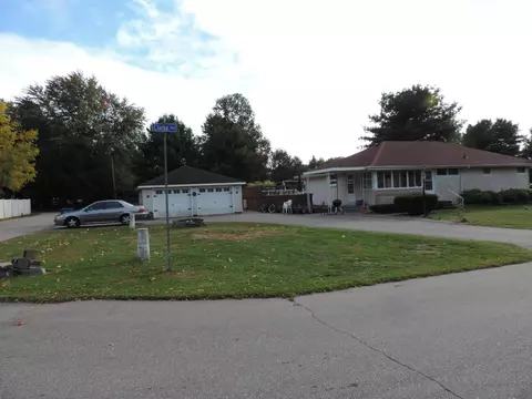 103 Clarke Blvd, Walkerton, IN 46574 photo 2