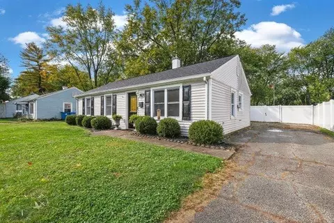 331 Maple Ln, Crown Point, IN 46307 photo 2