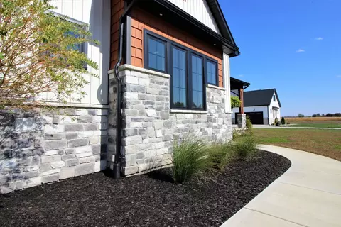 6554 Blackthorn Dr, De Motte, IN 46310 photo 38