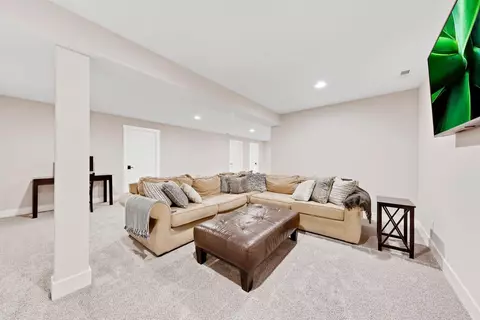 9135 Hickory Pl, Saint John, IN 46373 photo 10