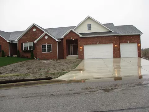 825 Shannon Dr, Crown Point, IN 46307 photo 1