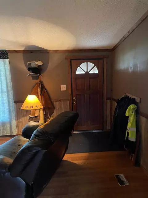 8498 E 200, Grovertown, IN 46531 photo 5