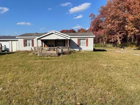 8498 E 200, Grovertown, IN 46531 photo 2