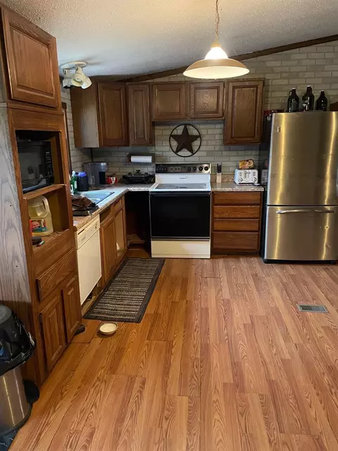 8498 E 200, Grovertown, IN 46531 photo 7