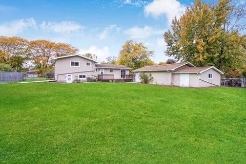 9013 Lee Pl, Crown Point, IN 46307 photo 3