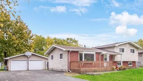 9013 Lee Pl, Crown Point, IN 46307 photo 2