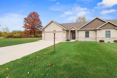 375 S Boo Rd, Burns Harbor, IN 46304 photo 1