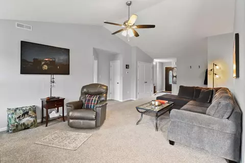 375 S Boo Rd, Burns Harbor, IN 46304 photo 6