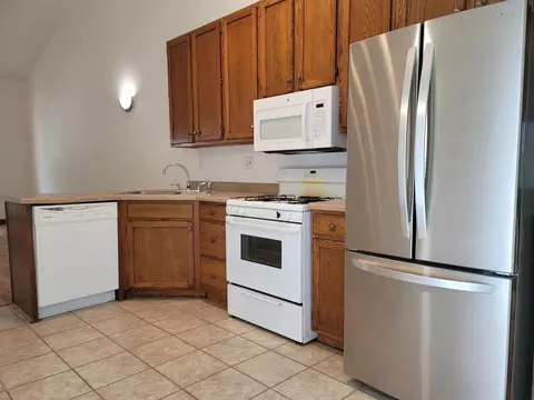 826 8th Pl, De Motte, IN 46310 photo 4