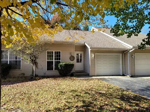 826 8th Pl, De Motte, IN 46310 photo 1