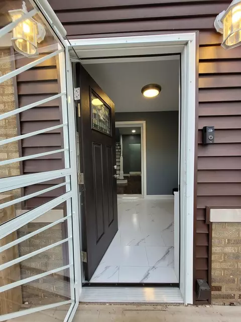 423 Arthur St, Gary, IN 46404 photo 5