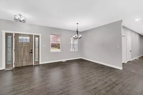 10346 Cheryl Ln, Wheatfield, IN 46392 photo 3