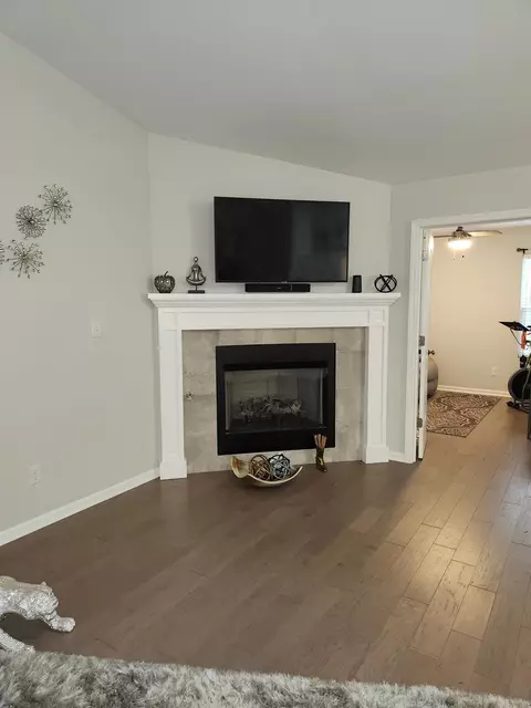 7865 Wright St, Merrillville, IN 46410 photo 5
