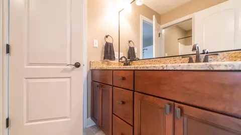421 W Sandhurst Dr, Valparaiso, IN 46385 photo 30