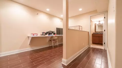 421 W Sandhurst Dr, Valparaiso, IN 46385 photo 32