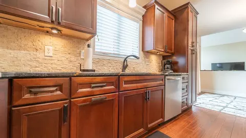 421 W Sandhurst Dr, Valparaiso, IN 46385 photo 18