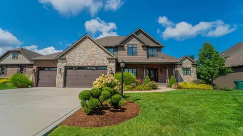 421 W Sandhurst Dr, Valparaiso, IN 46385 photo 1
