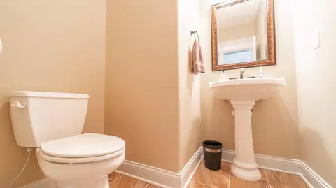 421 W Sandhurst Dr, Valparaiso, IN 46385 photo 19