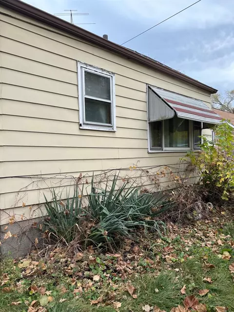 3772 Buchanan St, Gary, IN 46408 photo 4