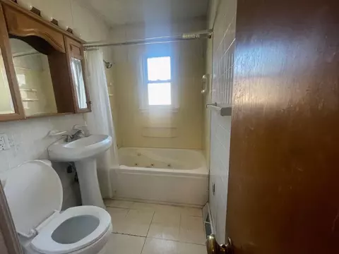 581 Chase St, Gary, IN 46404 photo 4