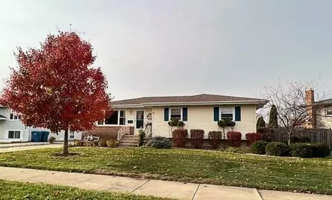 924 Northgate Dr, Dyer, IN 46311 photo 1