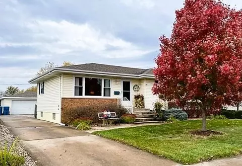 924 Northgate Dr, Dyer, IN 46311 photo 2
