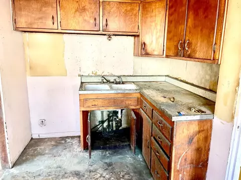 320 N Miami St, Gary, IN 46403 photo 5