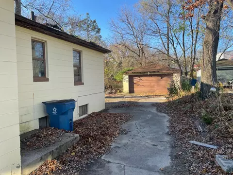 320 N Miami St, Gary, IN 46403 photo 9