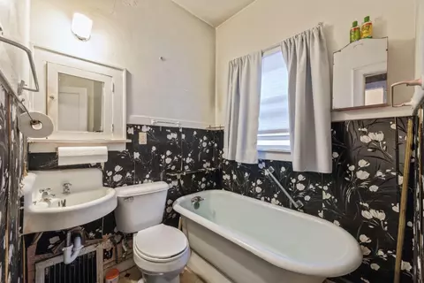 824 Rhode Island St, Gary, IN 46402 photo 7