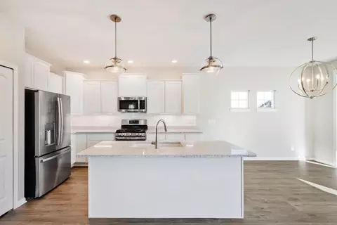 535 Lily Ct, Valparaiso, IN 46385 photo 9