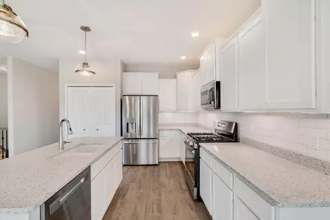 535 Lily Ct, Valparaiso, IN 46385 photo 11