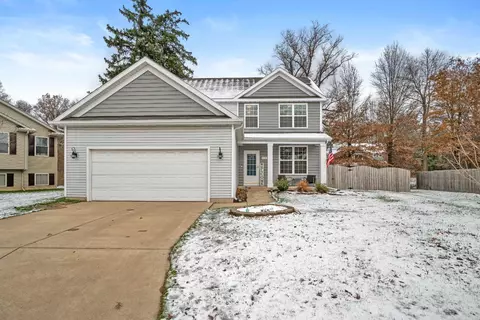 990 Brookfield Dr, Porter, IN 46304 photo 1