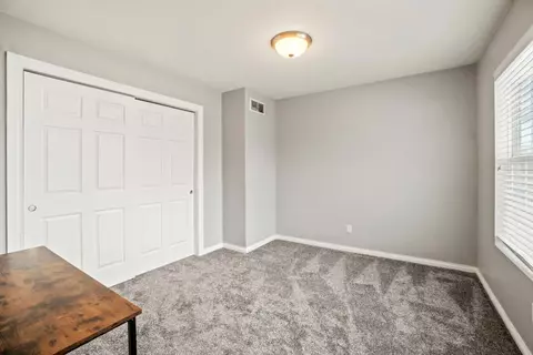 990 Brookfield Dr, Porter, IN 46304 photo 17