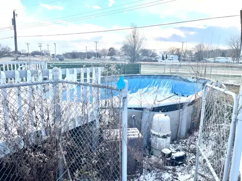 752 Oday Dr, Griffith, IN 46319 photo 5