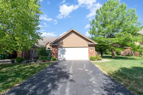 902 Cornwallis Ln, Munster, IN 46321 photo 1