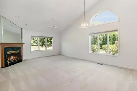 902 Cornwallis Ln, Munster, IN 46321 photo 4